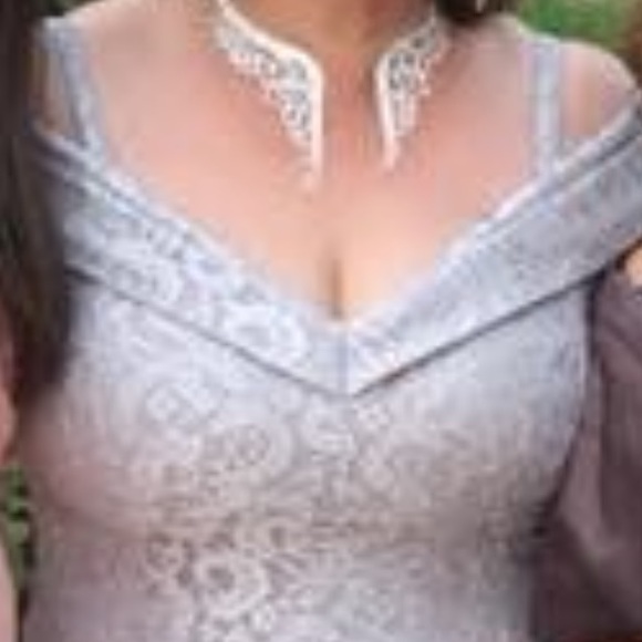 Party or wedding dress - Picture 3 of 7